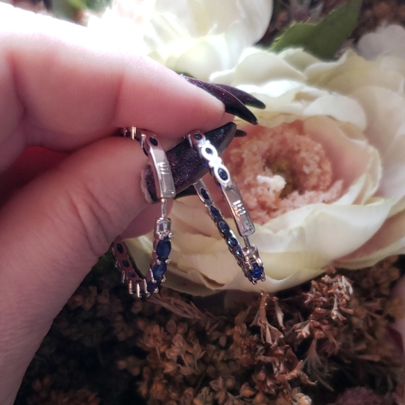 🎀Clearance🎀 .925 silver sapphire hoops. Double sided In-out Stones - Picture 8 of 9